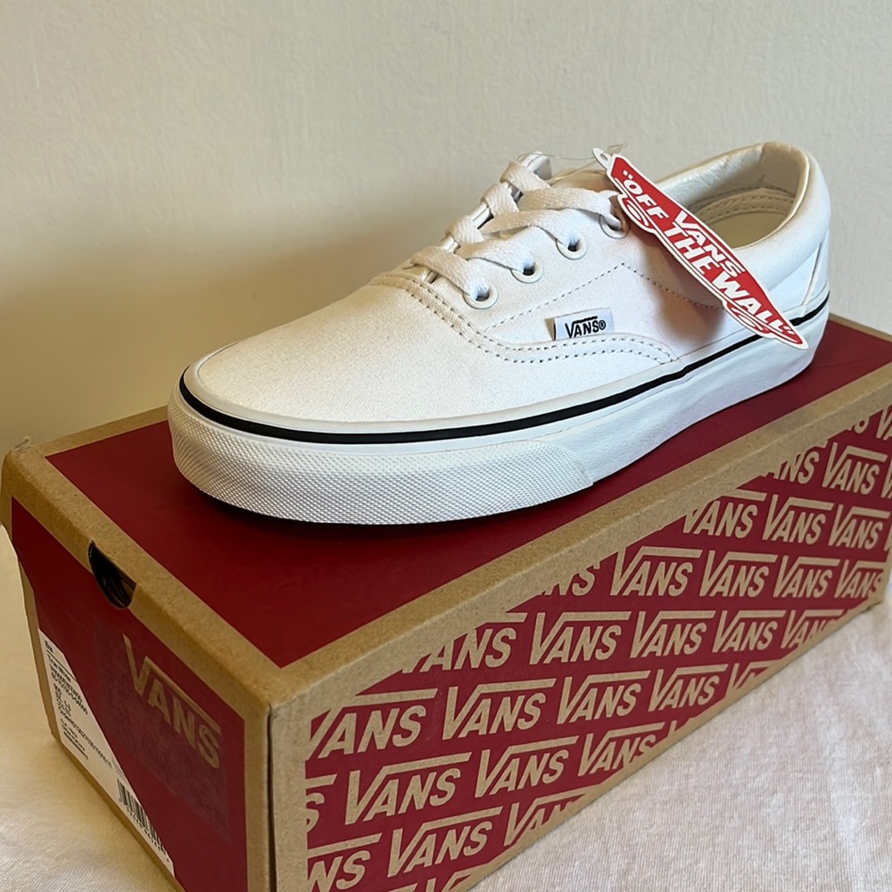 ✨NWT Vans Era in True White with original box✨
